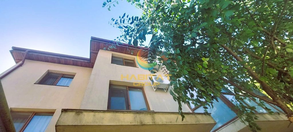 Apartament 3 camere+ 92mp+ 2 locuri de parcare