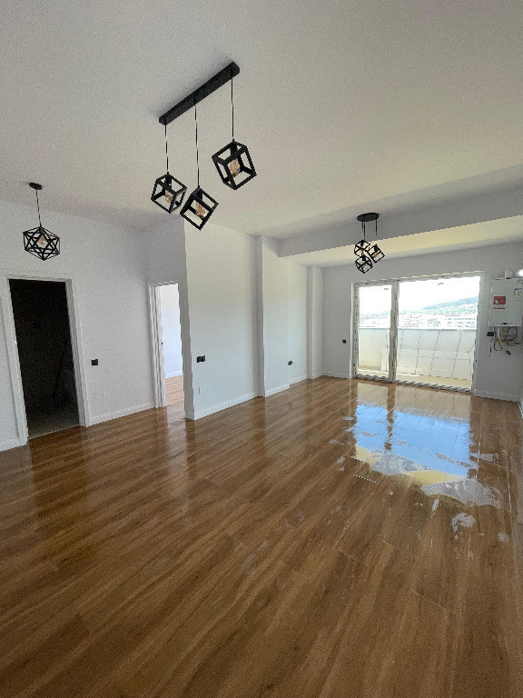 Vanzare Apartament 2 camere semidecomandat, 45 mp, Eroilor