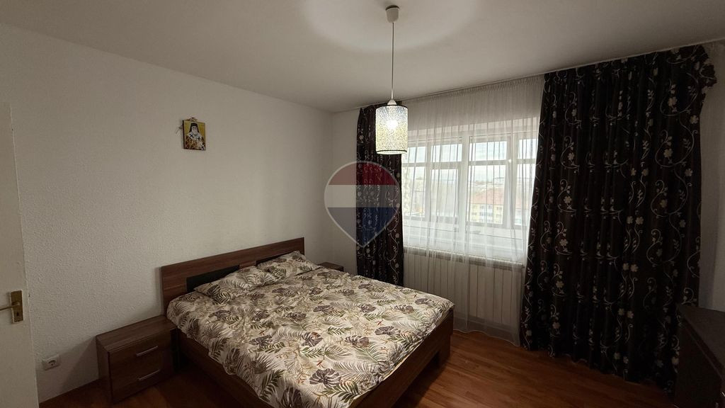 Apartament cu 3 camere B-dul Unirii cu loc de parcare