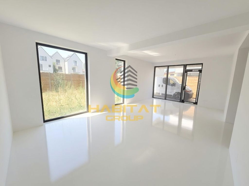 Vila in ansamblu tip duplex in zona centrala din Popesti leordeni.