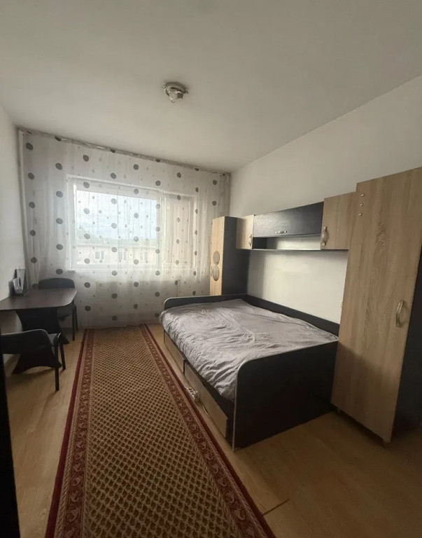 Garsoniera, Piata Nicolina - min de Podu Ros, Palas