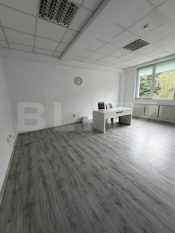 Spatiu birou, 33,3 mp, zona LIDL Obcini