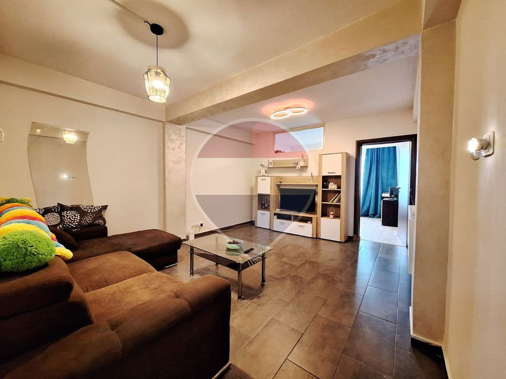 Apartament cu 2 camere de vânzare în zona Aparatorii Patriei