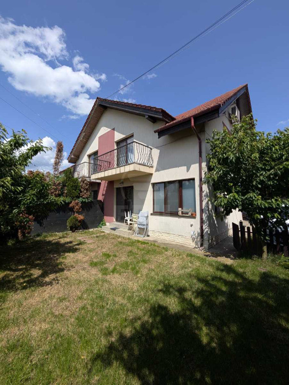 Vanzare Casa 5 camere; 180 mp; 2 bai , Iazului