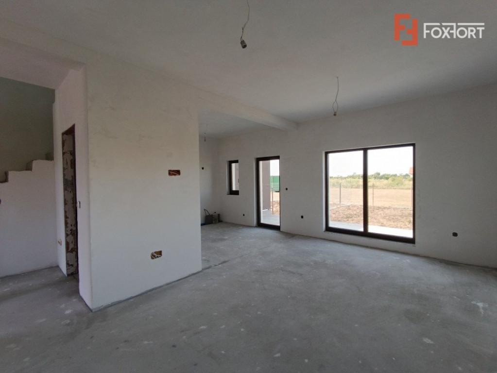 Triplex 5 camere, 2 bai, 114 mp utili, zona Plopi Timisoara