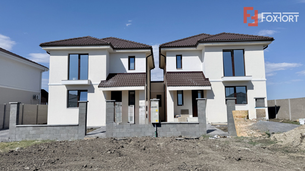 Duplex de vanzare, 4 camere despartit prin camera tehnica -