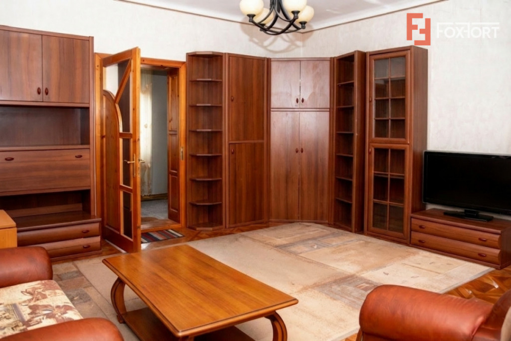 Casa individuala cu 4 camere, garaj si teren de 694 mp, zona