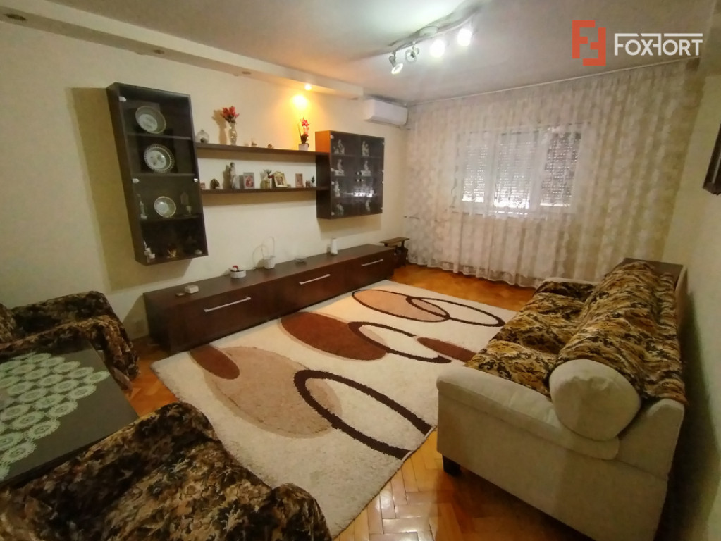 Apartament cu 3 camere de vanzare in zona Soarelui