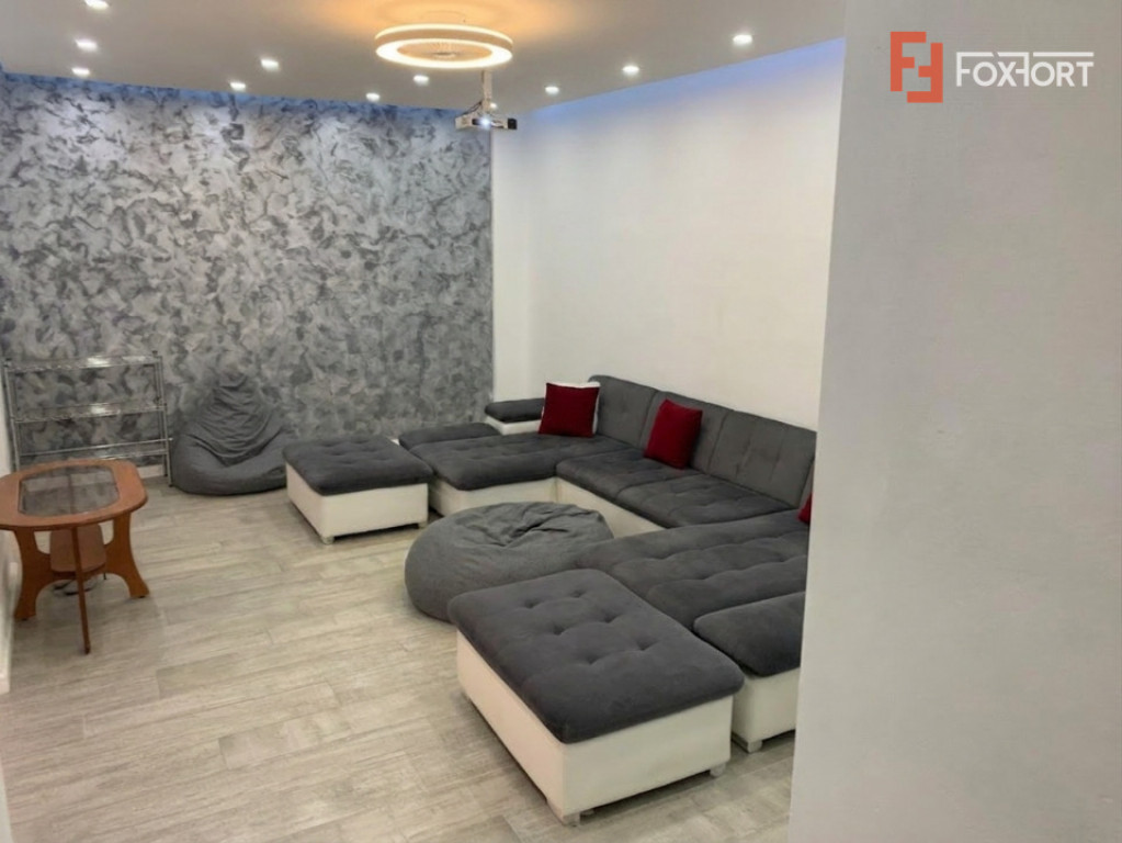 Casa individuala cu 6 camere de vanzare in zona Dambovita