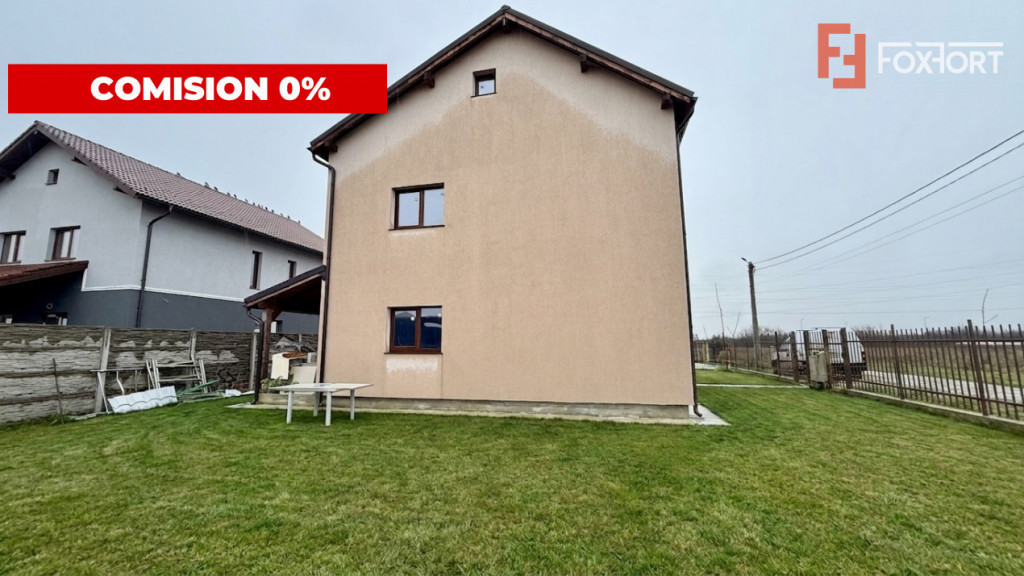 Duplex cu 3 camere, pod mansardabil si panouri fotovoltaice