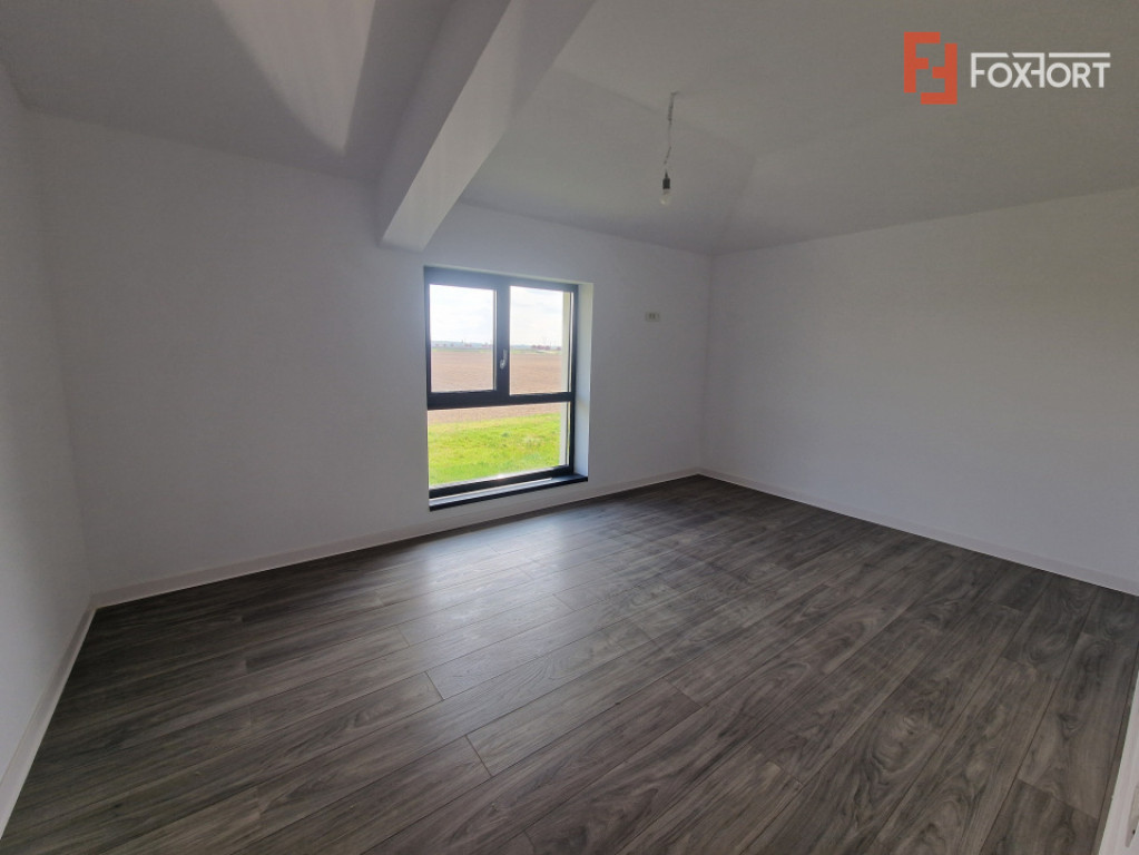 Duplex de vanzare cu 3 camere si teren de 309 mp - Recas
