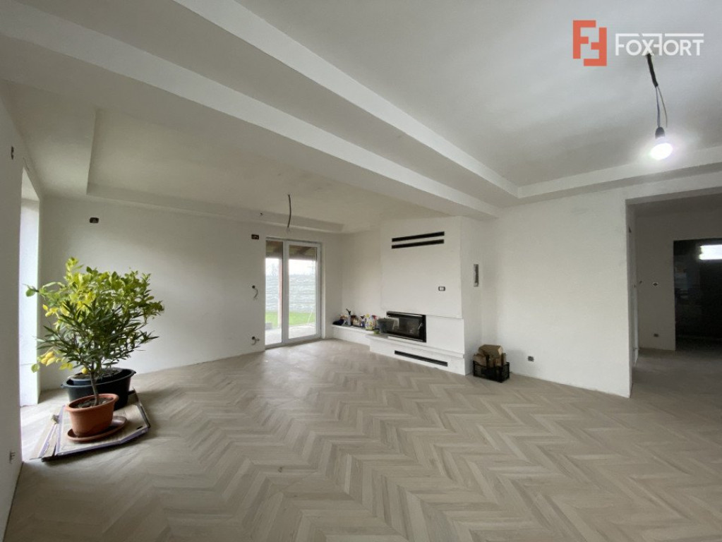 Casa 5 camere, pompa de caldura - zona linistita - Ghiroda -