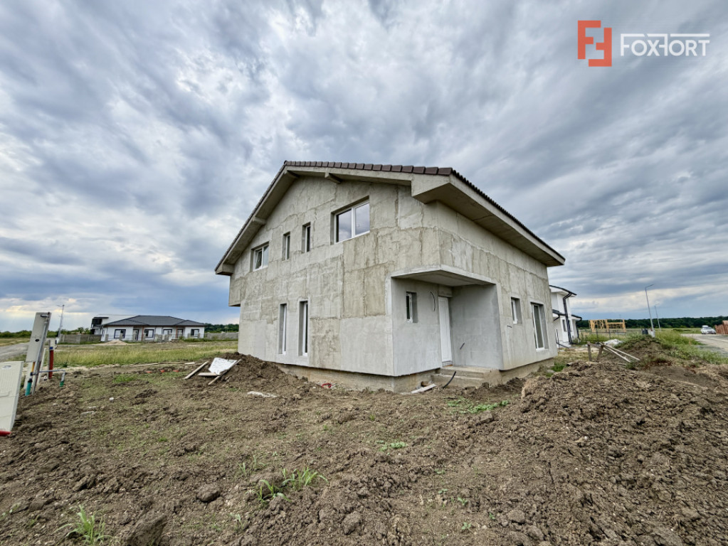 Duplex la cheie cu 3 camere, toate utilitatile - in Mosnita