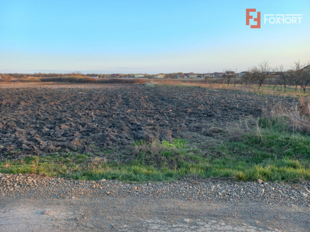 Teren extravilan industrial | 7.826 mp | 2 fronturi stradale