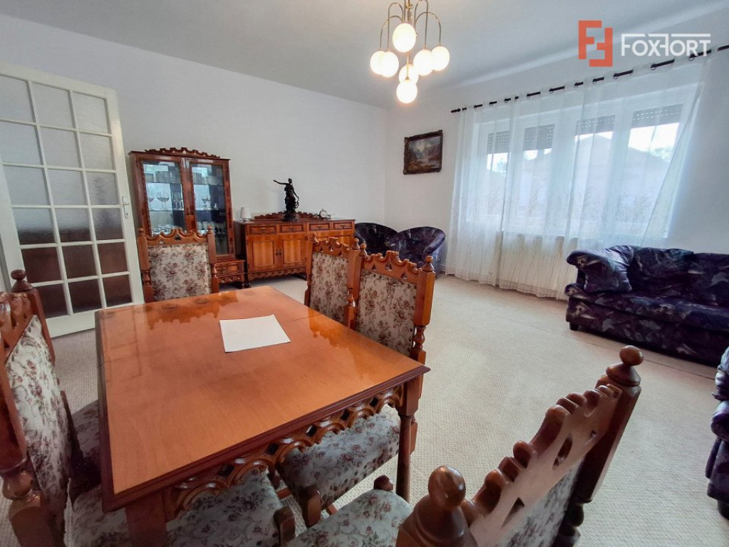 Apartament 3 camere decomandat de inchiriat la casa, zona Cr