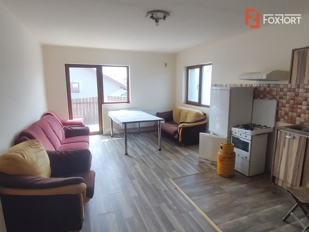 Casa de inchiriat pe 3 niveluri in Dumbravita, pretabila mun