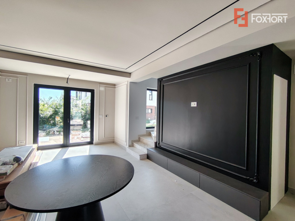 Casa individuala cu 4 camere Parter + 2 Etaje, in Giroc - V1