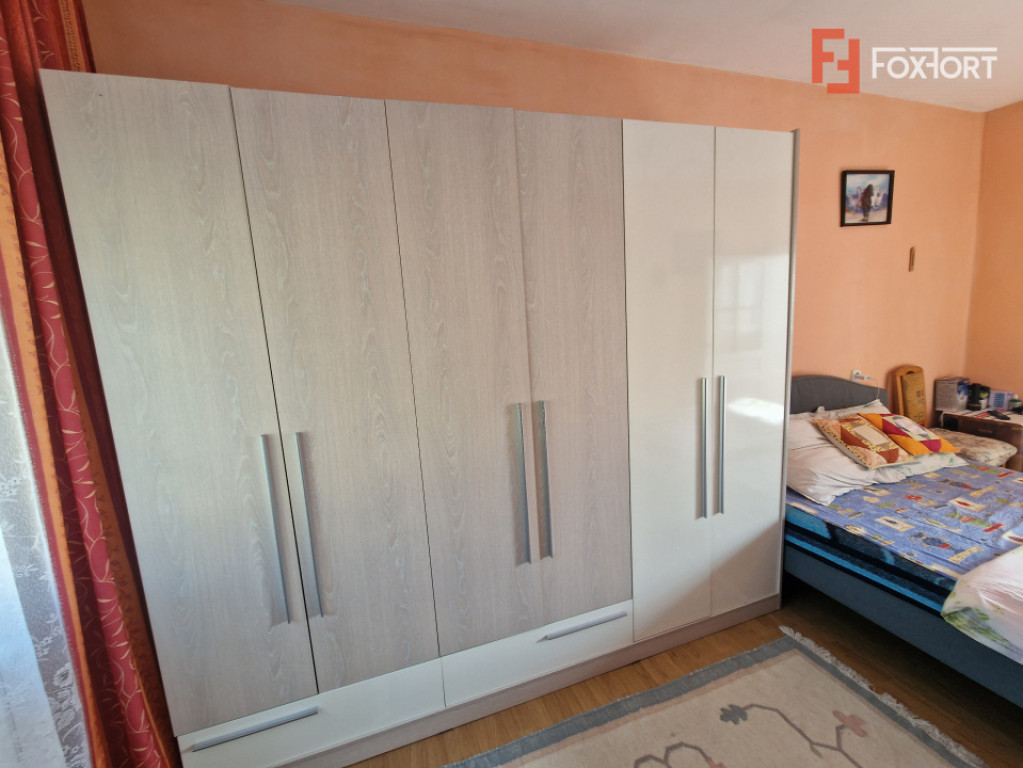 Casa individuala de vanzare cu 4 camere si teren de 800 mp -