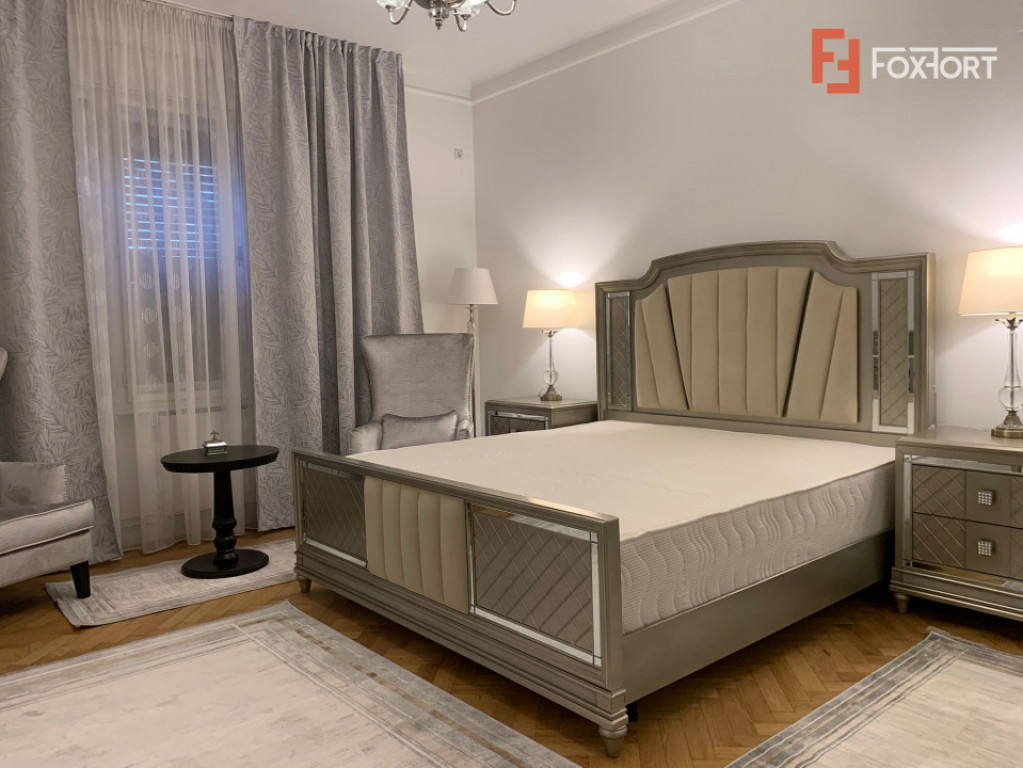 Apartament cu 3 camere, parter inalt - Central