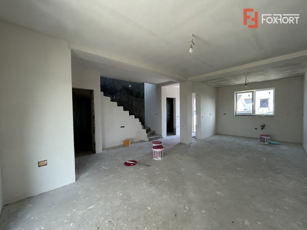 Duplex 4 camere si asfalt, Sacalaz - Parter + Etaj - ID V536