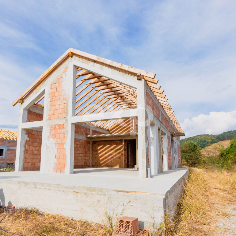 Casă în stil chalet, la baza Dealului Lempeș 175 mp utili