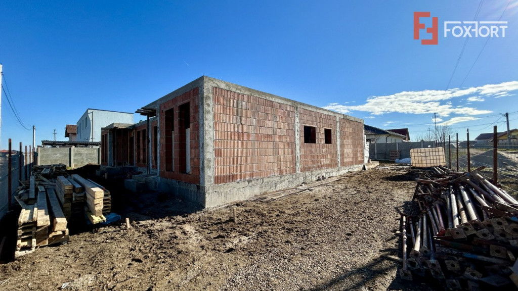 Duplex 4 camere pe parter + perete dublu despartitor - Sanan