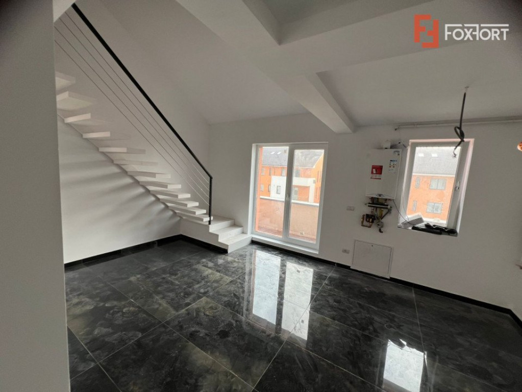 OCAZIE - Penthouse 3 camere pe 2 nivele, in Giroc