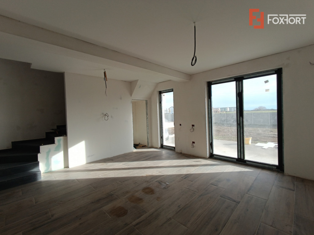Casa insiruita cu 3 camere, 90 mp utili si teren de 300 mp,