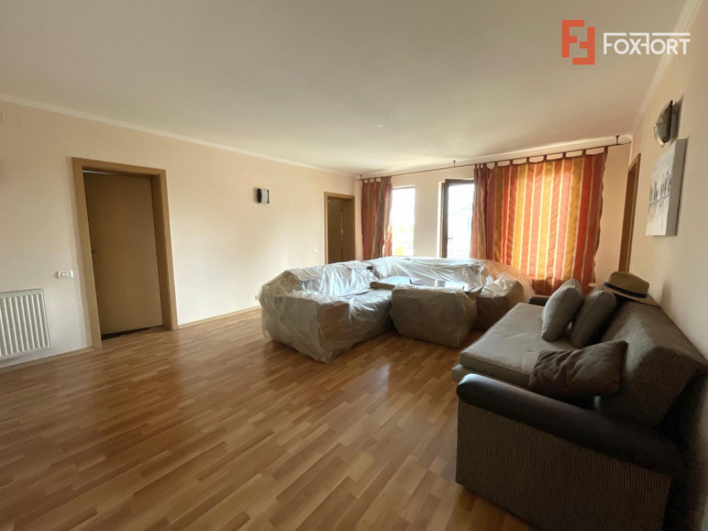 Casa individuala cu 7 camere si teren de 431 mp, zona Lipove