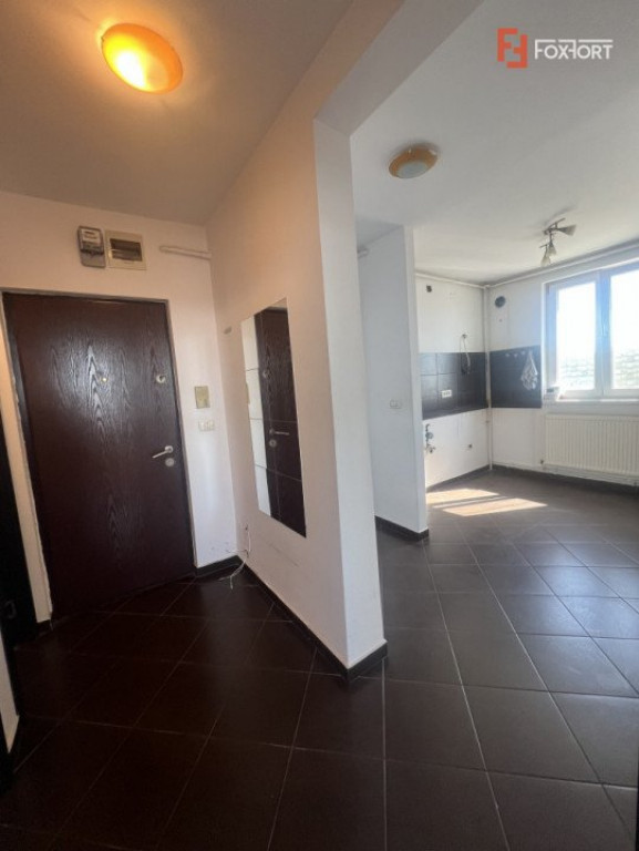 Apartament cu 3 camere decomandat, zona Girocului