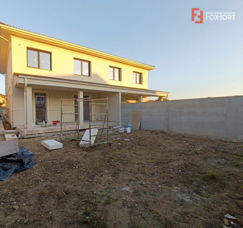 Duplex de vanzare cu 5 camere si teren de 270 mp - Mosnita N