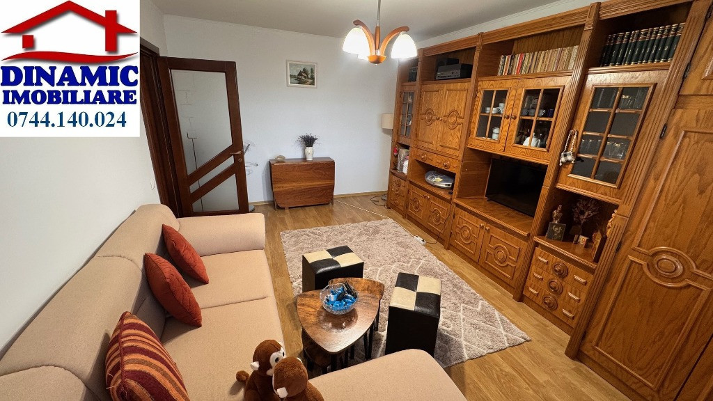 Ap 2 cam decomandat, etaj intermediar, mobilat și utilat – 69000 Euro
