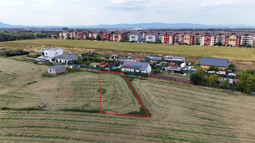 Teren 799mp Sanpetru / Strada drumul cu plopi