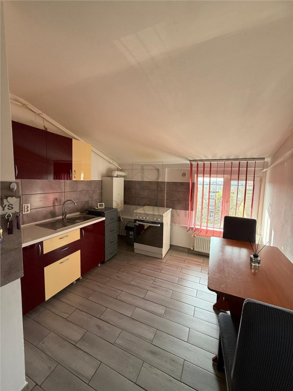 LIPOVEI - 2 CAMERE - CENTRALA PROPRIE - SEMIDECOMANDAT