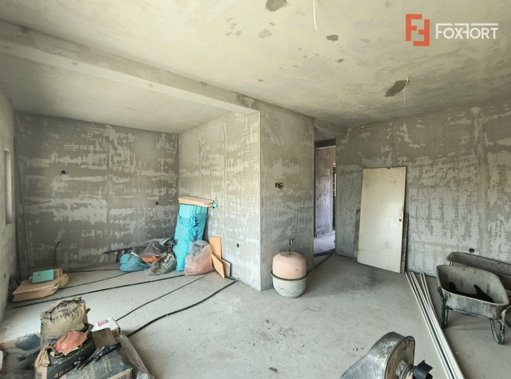 Triplex ultramodern cu 5 camere si 2 bai, in localitatea Tim