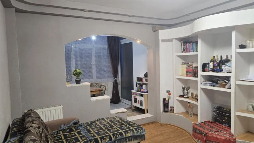 De vanzare apartament cu 2 camere, Micro 14, etaj 3, 69.000 euro