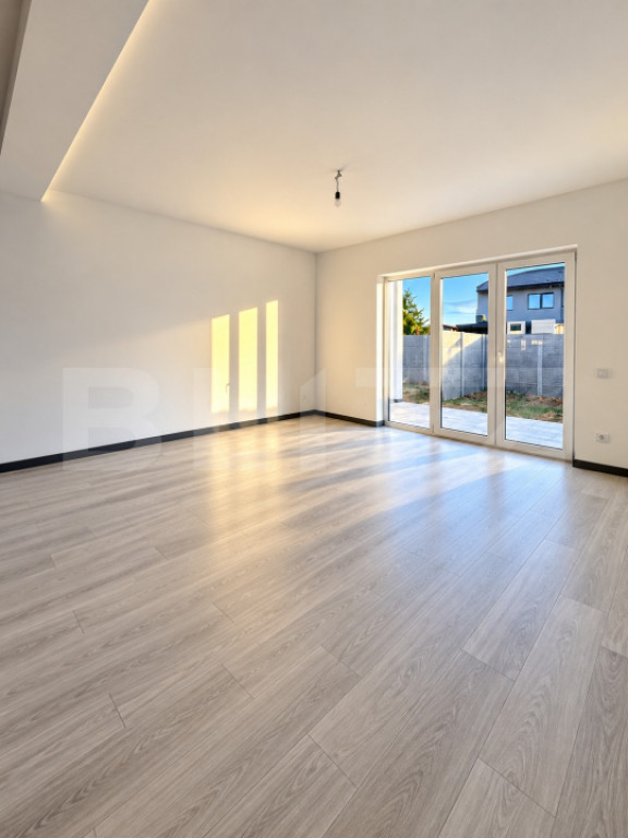 Casa 2 dormitoare pe parter, 72 mp, 300 mp teren, zona Dumbr