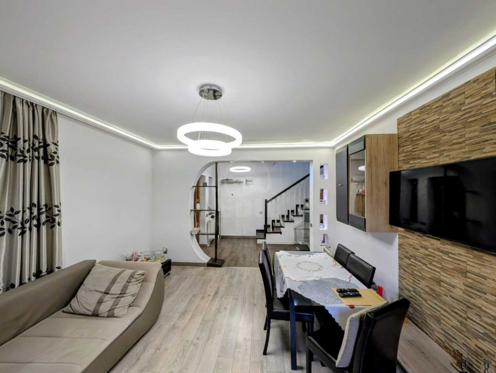 Casă duplex modernă cu 4 camere de închiriat în Florești, zona Cetății