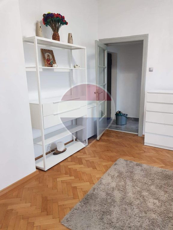 Apartament cu 2 camere de închiriat în zona Tineretului