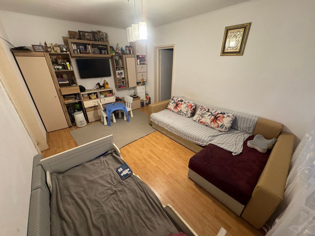 Apartament 2 camere zona Tomis 2 cu Centrala si Loc de Parcare