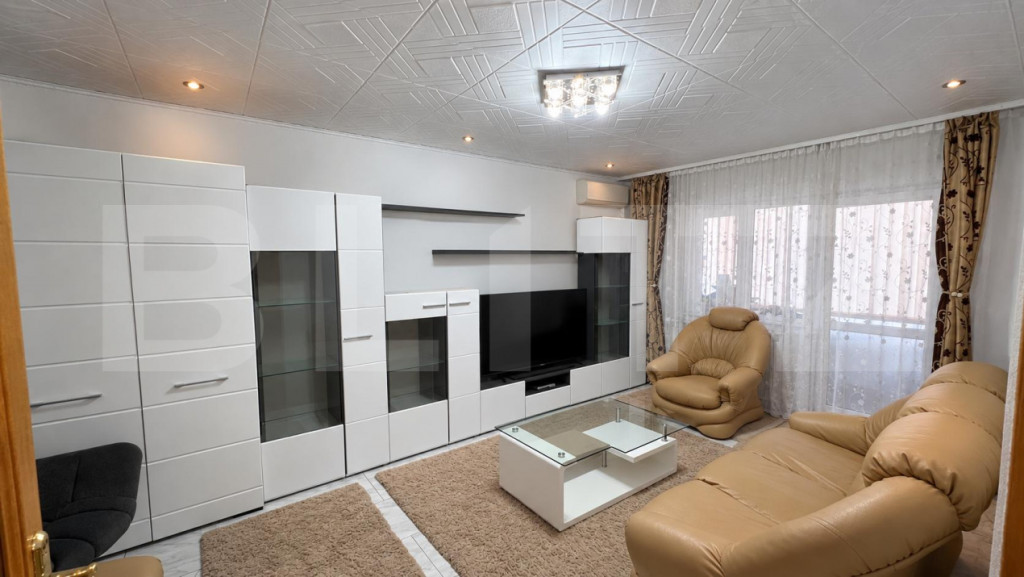 Apartament 2 camere și balcon- Bulevardul Decebal