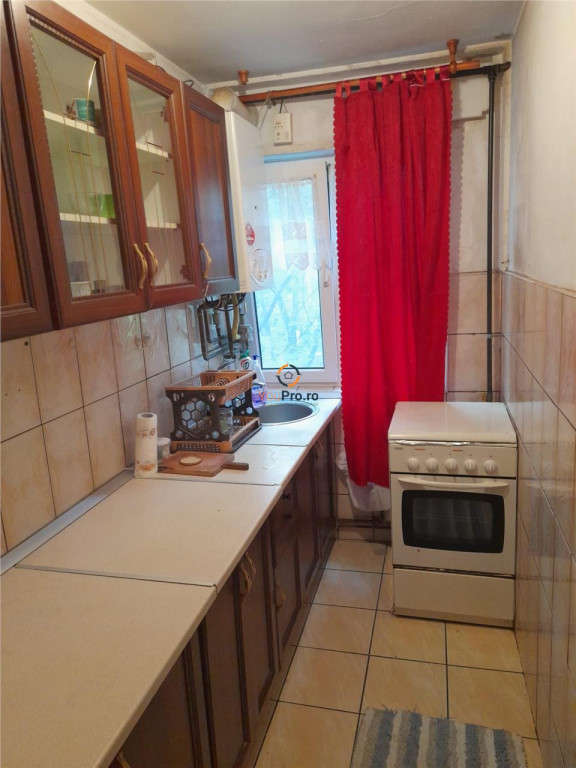 ... Apartament cu Centrala Etaj Intermediar Sagului..