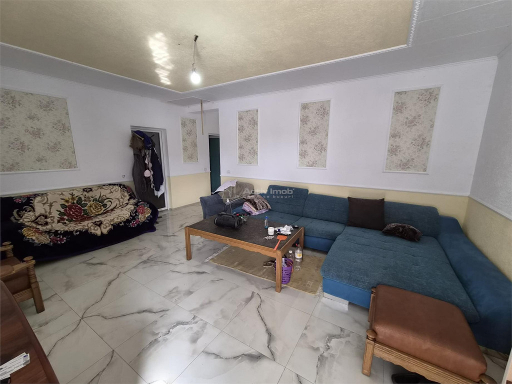 1/2 Duplex 5 CAMERE, 135mp, Teren 350mp - F#258;R#258; COMIS