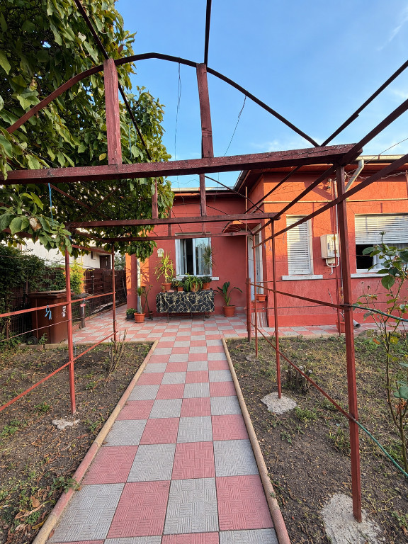 Casă 3 camere + teren 400 mp | Piata Mures, Sector 1 București| Terasă
