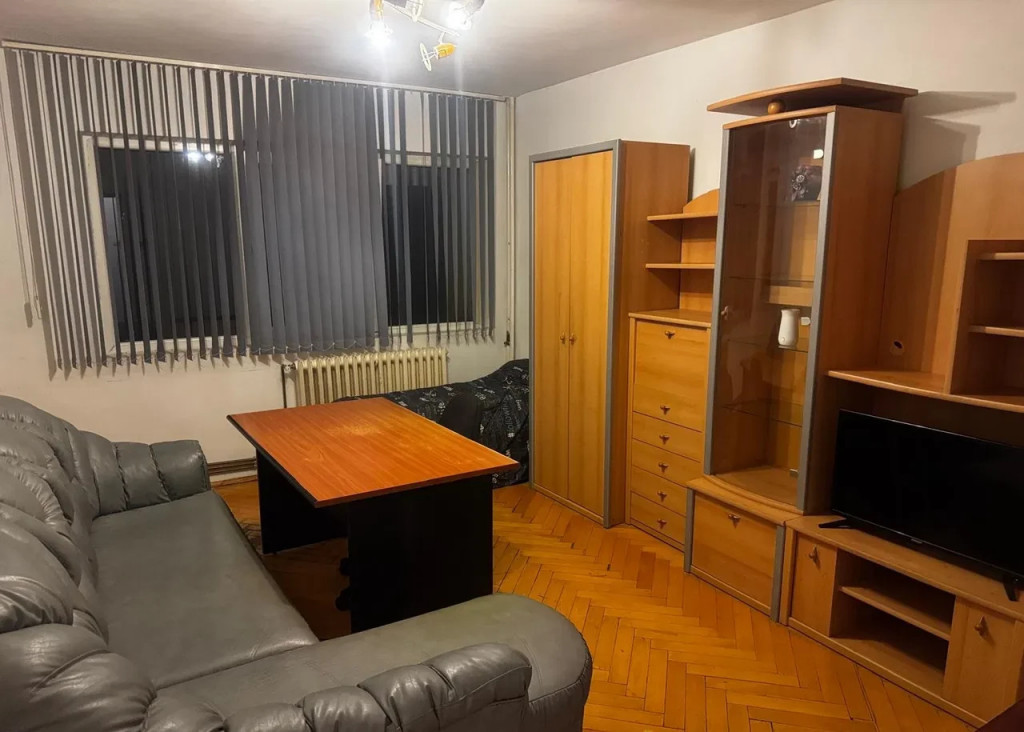 Ap 2 cam D, ultracentral, langa Palas
