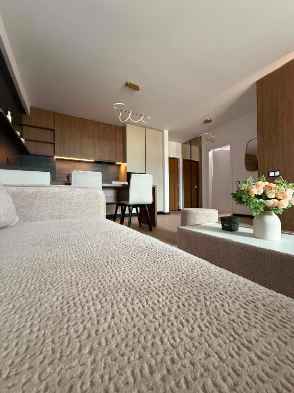 Apartament 2 camere, 45mp, lift, prima inchiriere, zona Eroilor