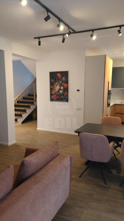 Casă duplex modernă de închiriat în Florești – zona Iazului