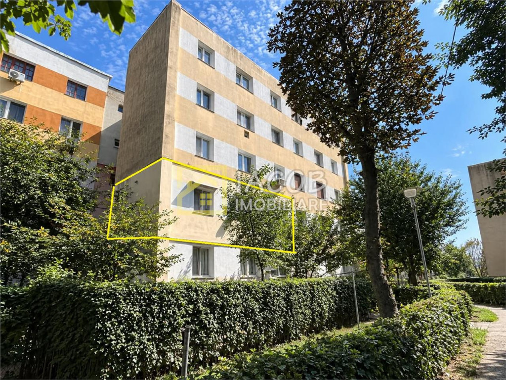 Oras Buhusi, 3 camere, etaj 1, str. Tineretului, jud. Bacau