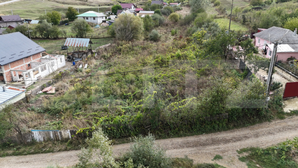 Teren intravilan de 3.200 mp în comuna Țibana – pozițio