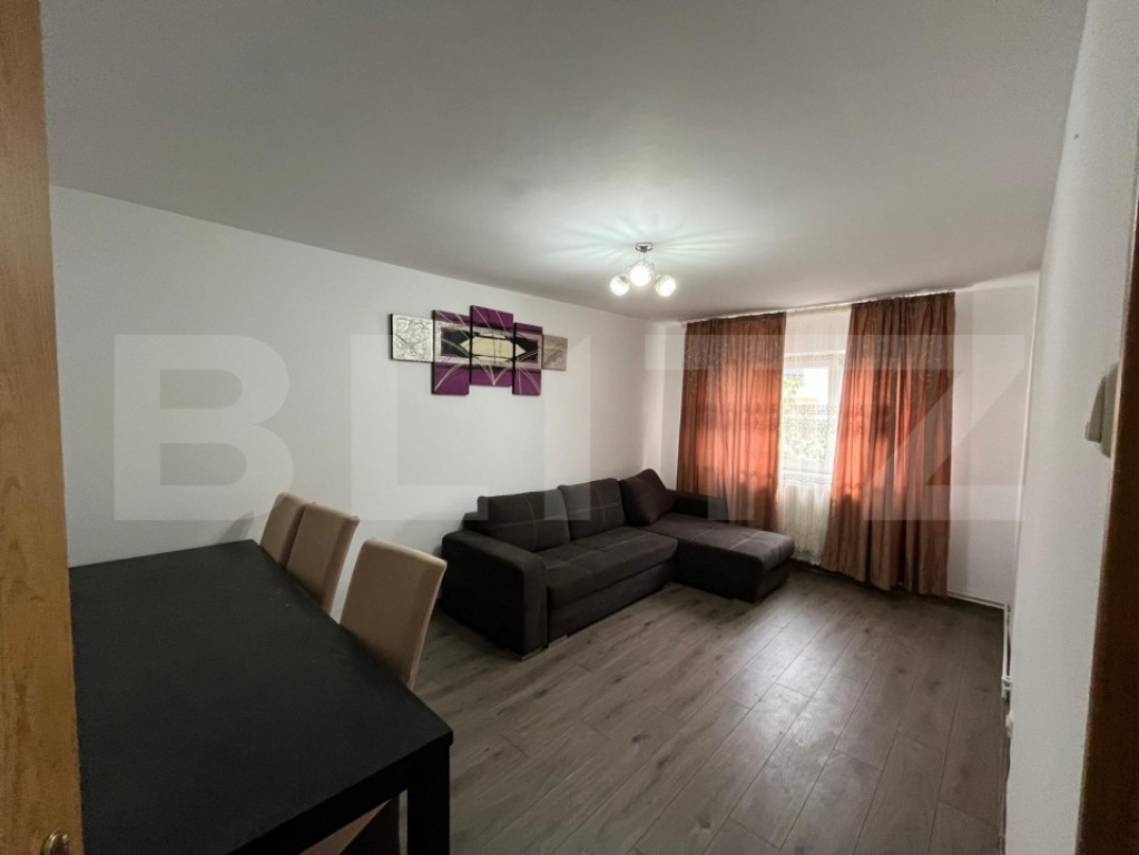Apartament de inchiriat, 3 camere, zona Mall